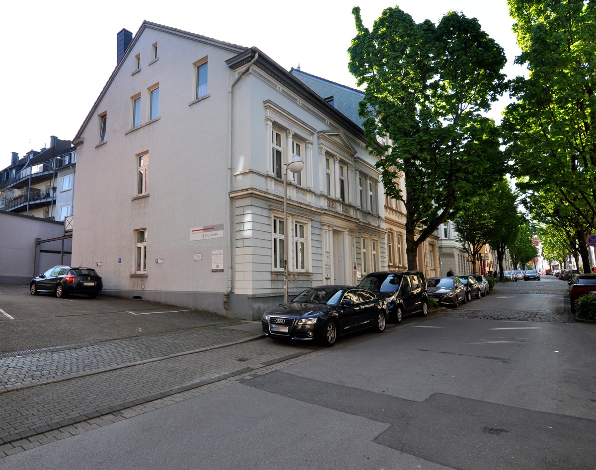 Mandantenparkplätze neben unserer Kanzlei